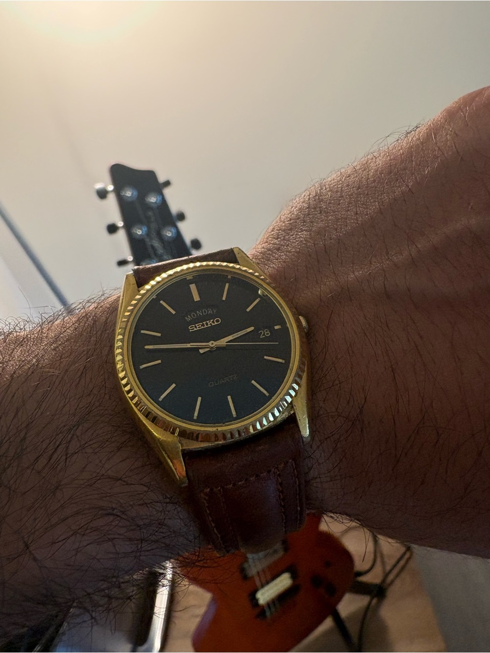 Vintage Seiko Day-Date Quartz (Ref. 7N43-8111) – Gold Tone / Black Dial - Picture 11 of 11